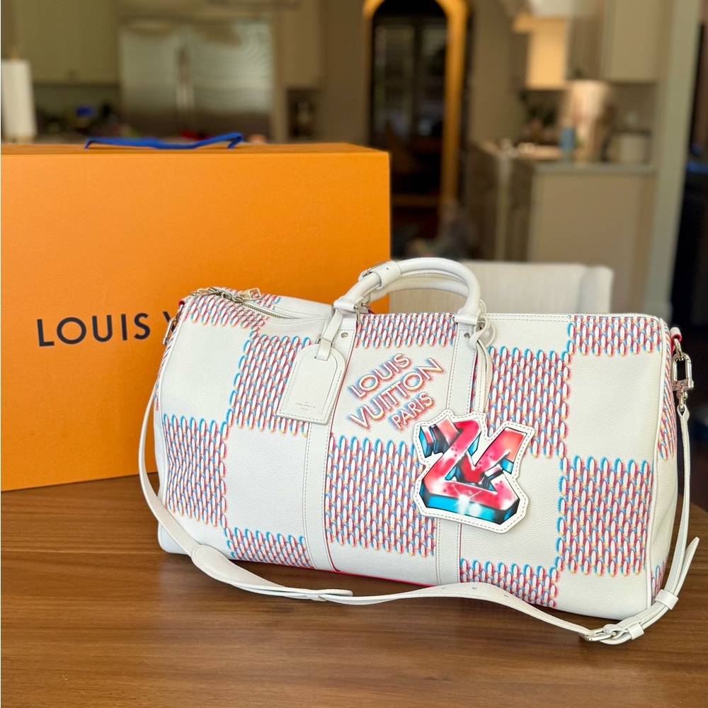 Limited Edition Louis Vuitton Keepall Bandoulière 50 Damien Spray Travel Bag